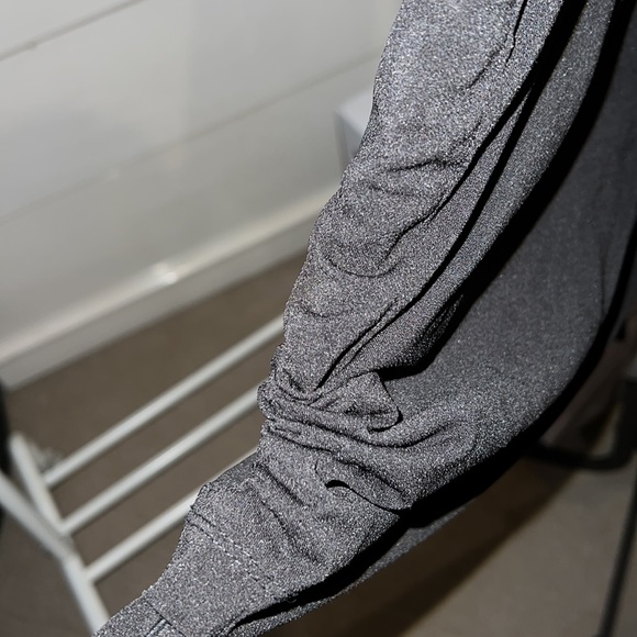 Aritzia Babaton black ruched long sleeved blouse - Picture 3 of 3